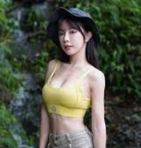 <p style="text-indent:2em;">{{keyword}}是一家专注于文化传播的公司，致力于推广三国时期的历史、文化、艺术和小说等多元内容，公司不仅在数字媒体、网络平台和旅游文化等方面进行深入实践，还结合现代科技和信息传播技术进行创新，其具体业务包括但不限于： 2. 网络平台业务：搭建三国文化相关的线上平台，如在线展馆、论坛社区等，提供知名的三国相关活动和事件信息，实现全球三国的爱好者和读者互动与交流。 3. 旅游文化产业：开发具有浓厚三国氛围的旅游线路和旅游文化产品，为游客提供深度体验三国历史文化的机会。 4. 跨界合作：与文化、旅游相关企业或机构进行跨界合作,共同开发和推广三国文化产品和服务。</p> <p style="text-indent:2em;">{{keyword}}致力于向全球展示中国历史上的文化瑰宝——三国文化的魅力,通过多样化的文化产业形式和现代化的传播手段让更多的人了解并喜爱三国文化并对对中国历史文化有更深入的理解。</p>